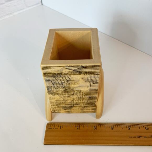Vintage S.E. Patrakka Handmade Wooden Pencil Cup Woman Artist Signed Folk Art - Picture 11 of 11